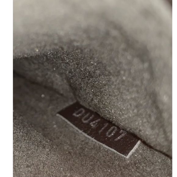 LOUIS VUITTON Reverse Monogram Kabuki Japan Eyes Pochette shoulder bag Pink LV - Picture 7 of 12